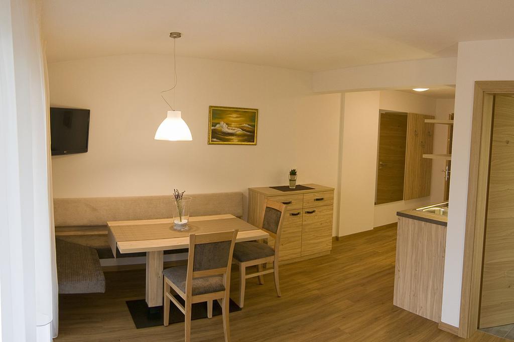 Garni Appartement Alpenresidence Steinhaus Zimmer foto